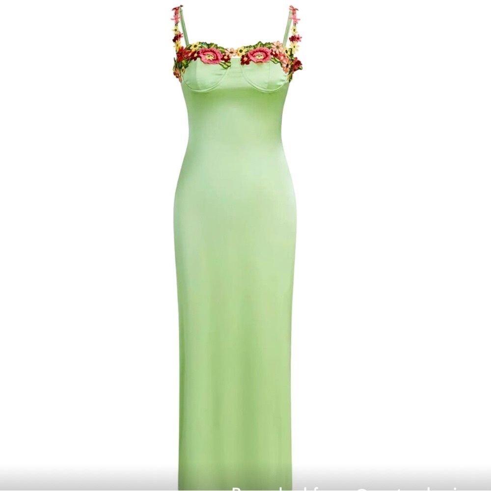 BRAND NEW COMMENSE Floral Satin dress. Size M NWT floral embroidered dress!